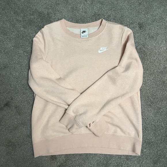 Nike Tops - Nike Crewneck!